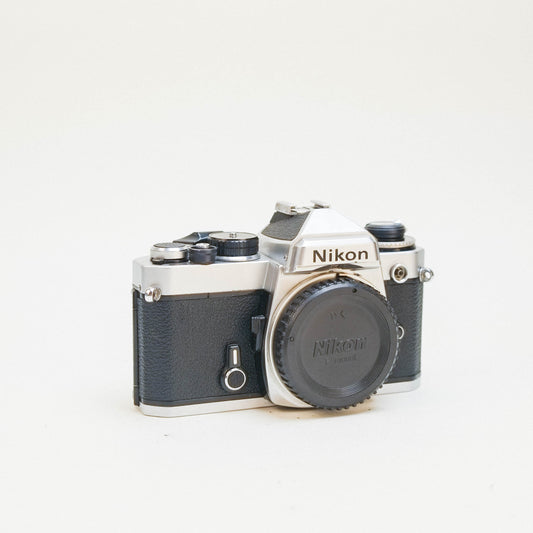 Nikon FE (chrome)