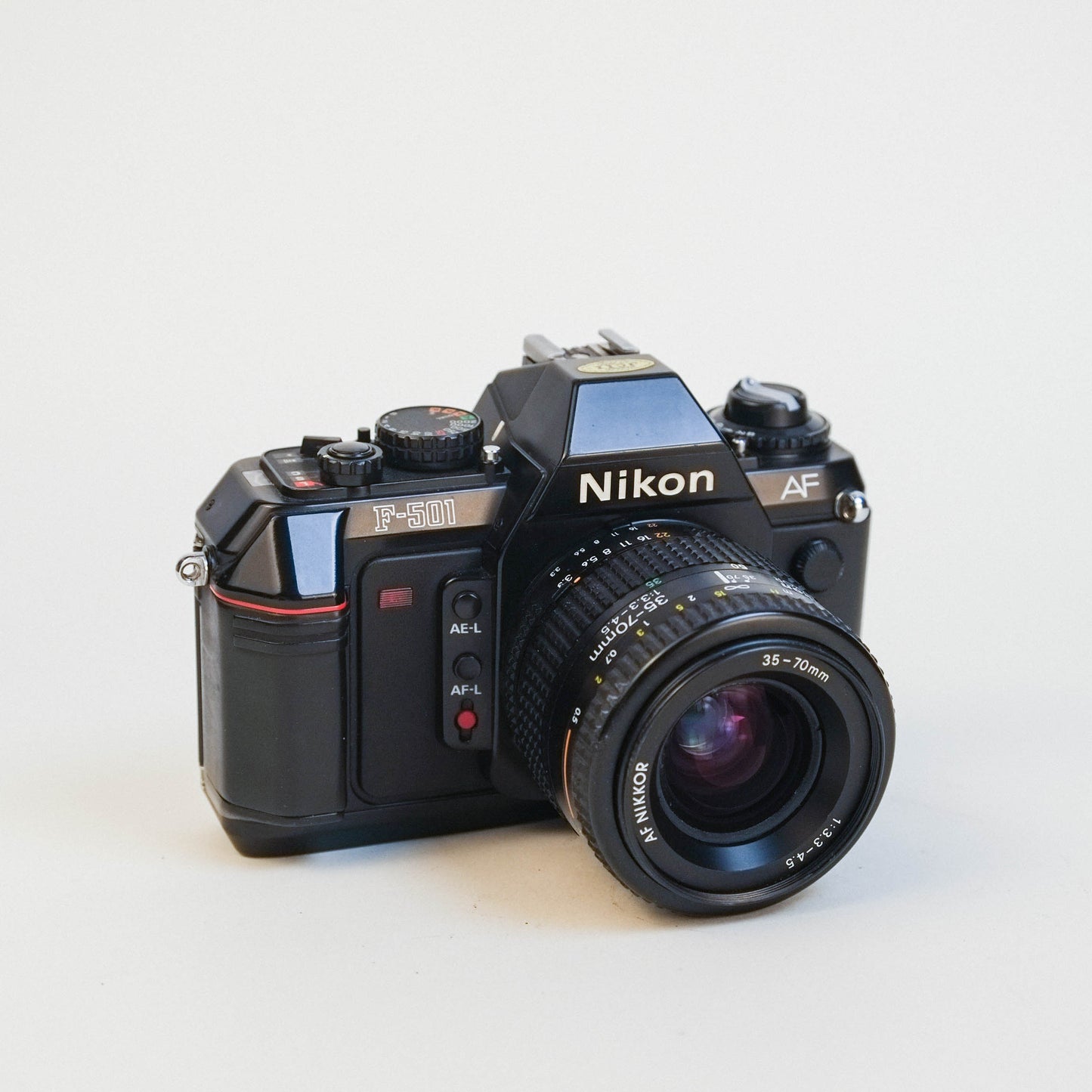 Nikon F-501 (/w MB-3) + Nikkor 35-70mm f3.3-4.5 - 35mm SLR kit