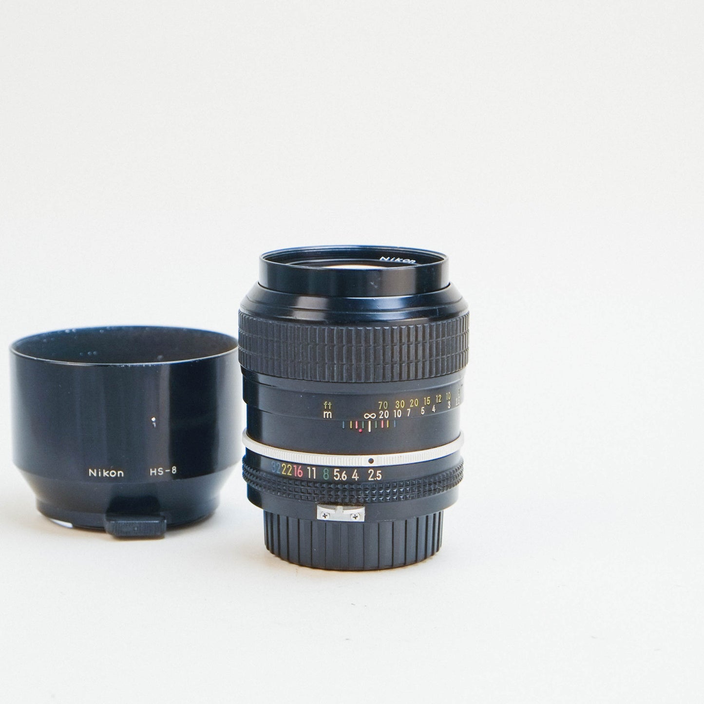 Nikon 105mm f2.5 pre-AI /w HS-8 lens hood