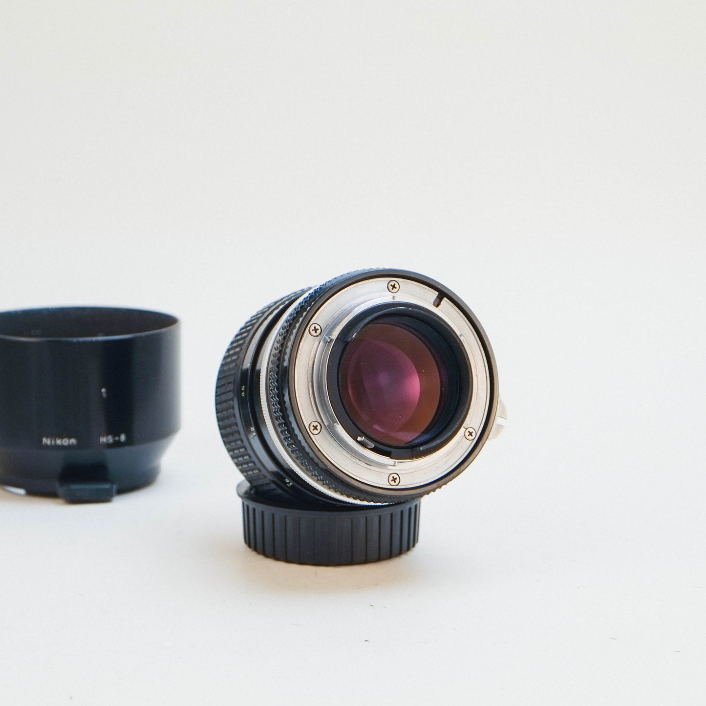 Nikon 105mm f2.5 pre-AI /w HS-8 lens hood