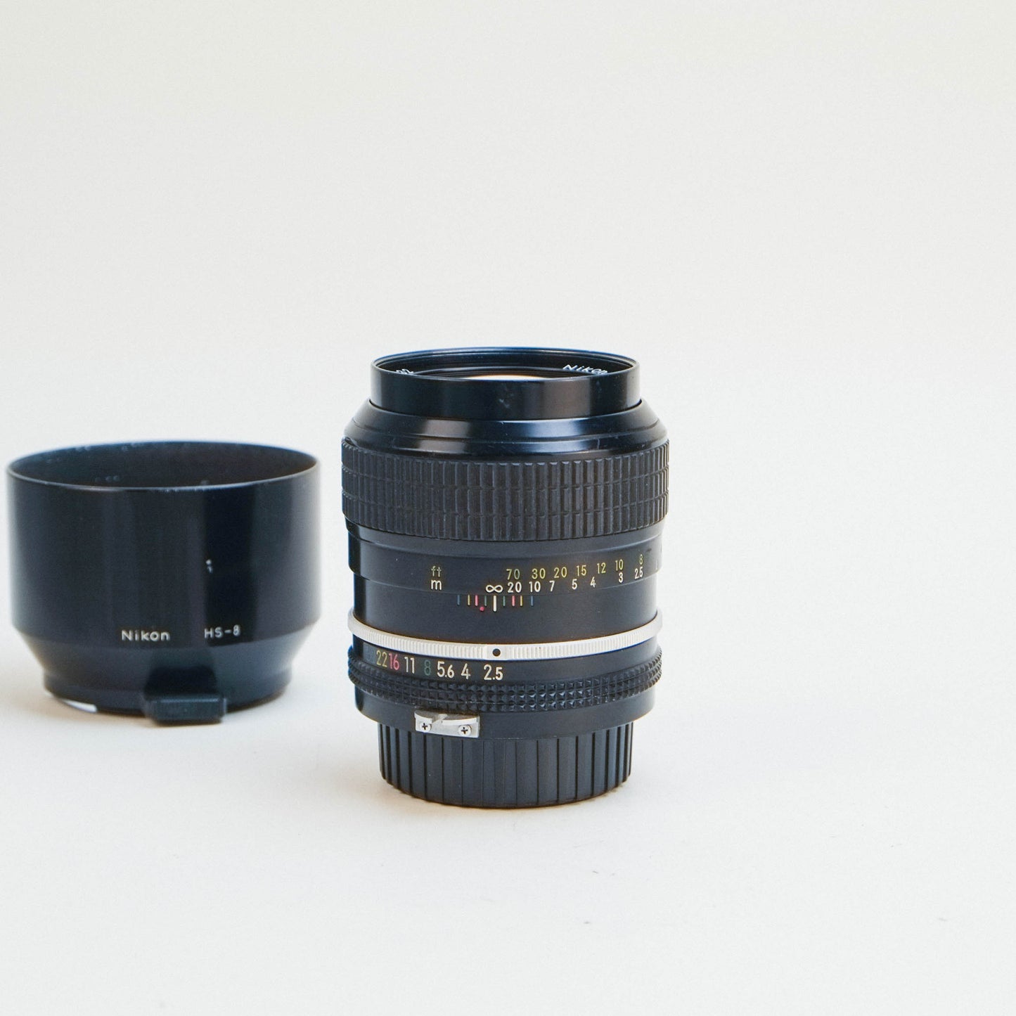 Nikon 105mm f2.5 pre-AI /w HS-8 lens hood