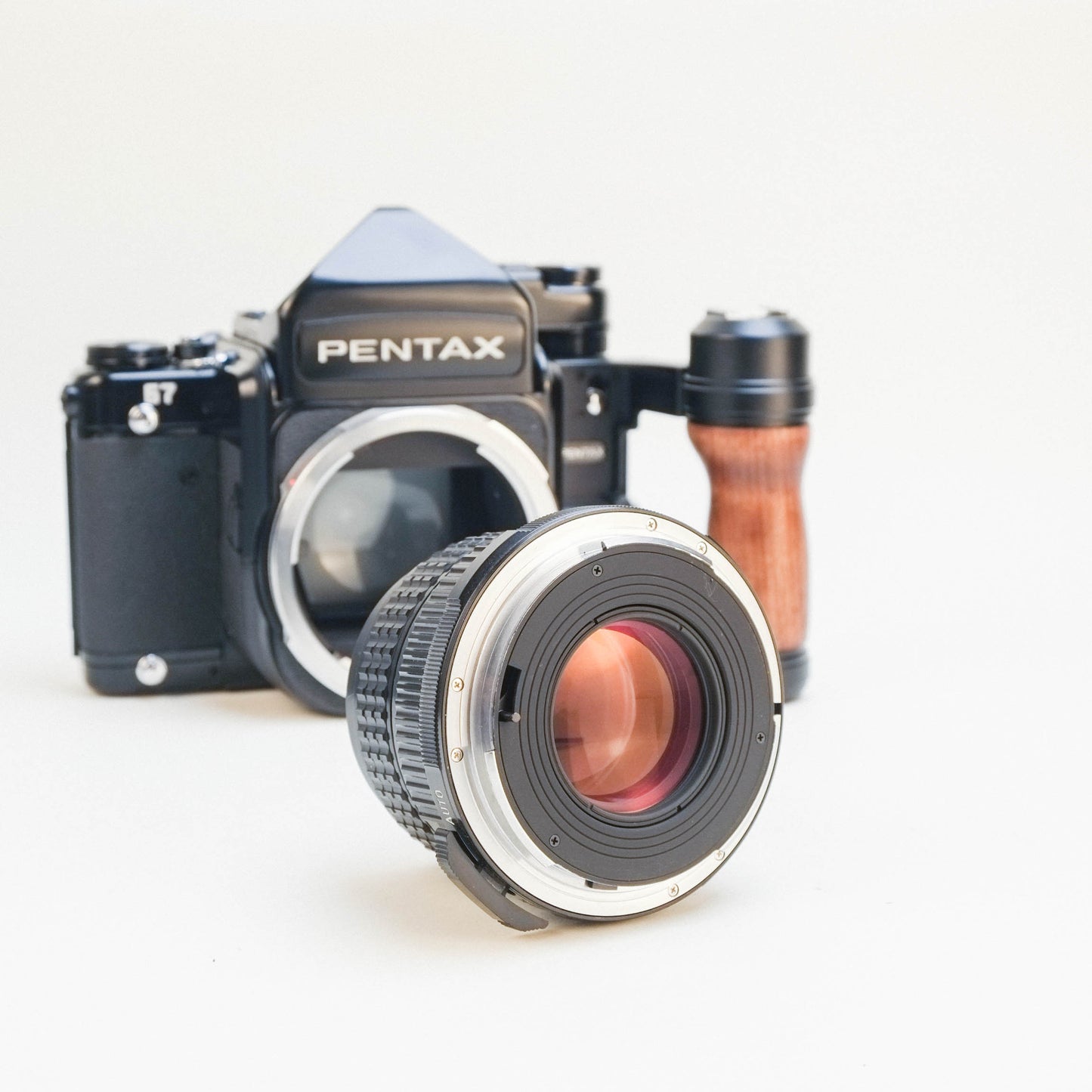 Pentax 67 /w Pentax SMC 105mm f2.4 [120 kit]