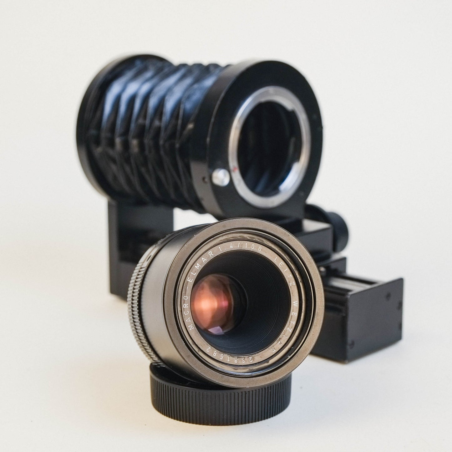 Leica Macro-Elmar-R 100mm f4 /w bellows (16860)